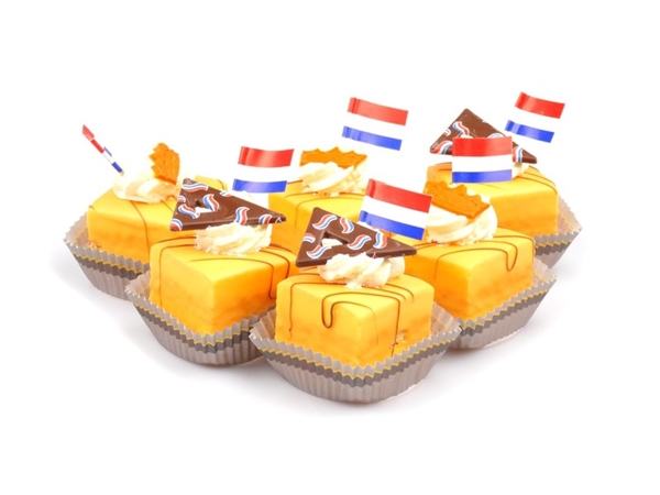 Oranje petit four 6 stuks